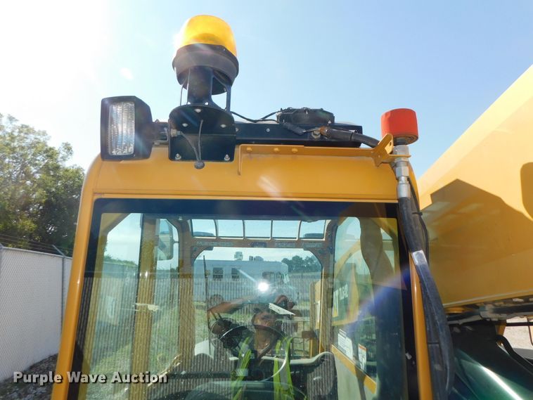 image for item DK8653 2012 Caterpillar TL642  telehandler