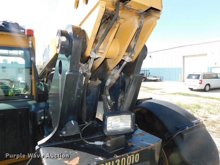 image for item DK8653 2012 Caterpillar TL642  telehandler