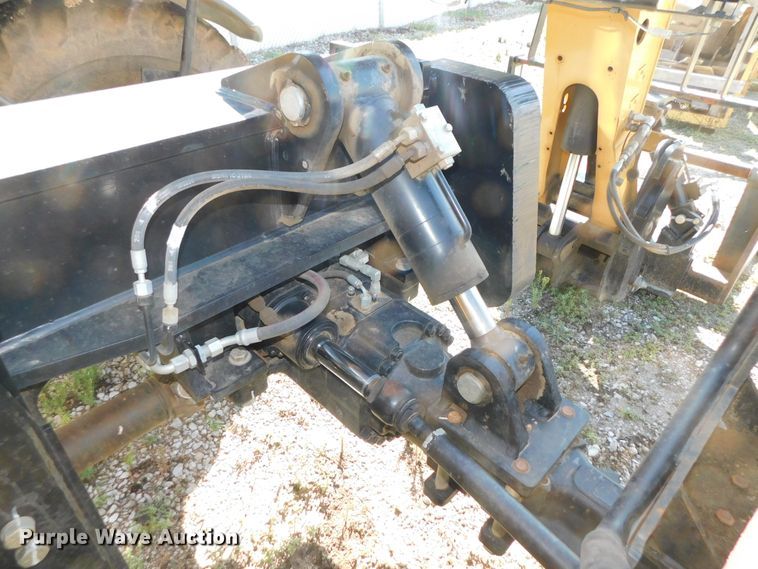 image for item DK8653 2012 Caterpillar TL642  telehandler