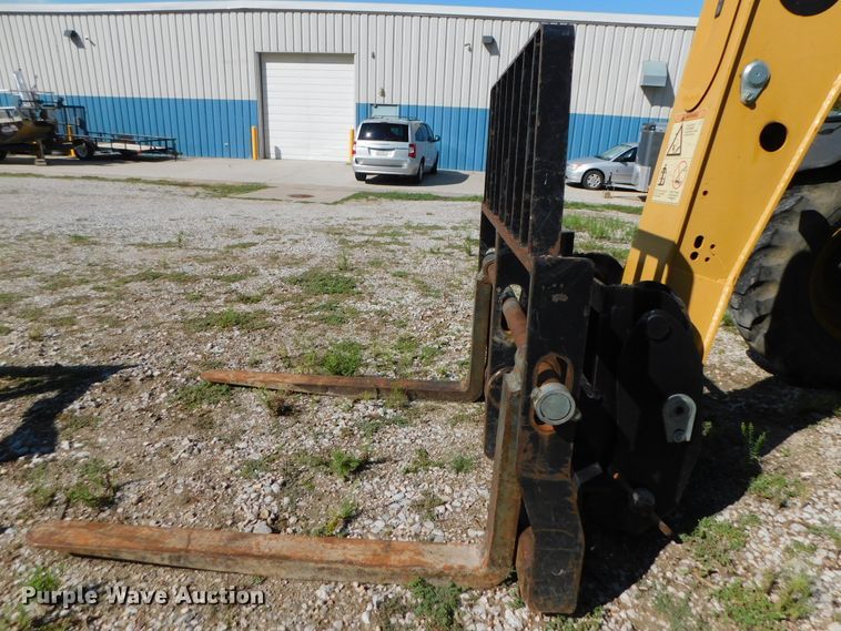 image for item DK8653 2012 Caterpillar TL642  telehandler