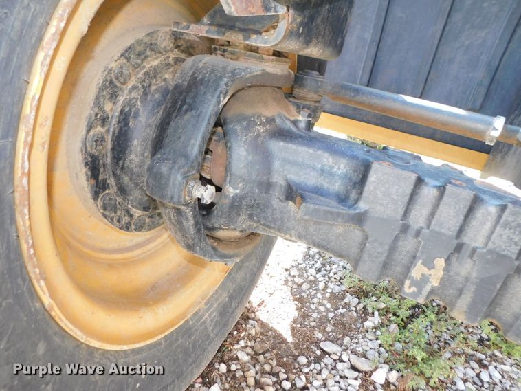 image for item DK8653 2012 Caterpillar TL642  telehandler