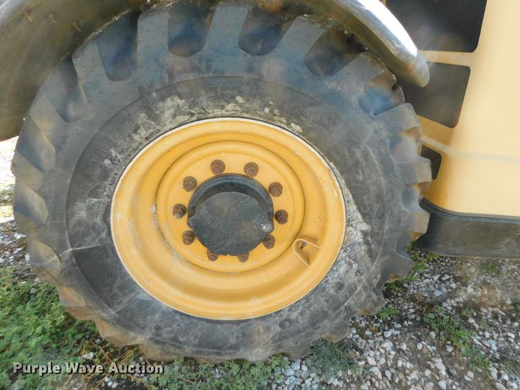 image for item DK8653 2012 Caterpillar TL642  telehandler