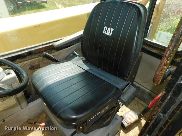 image for item DK8654 1996 Caterpillar TH63  telehandler