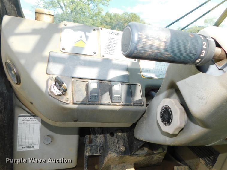 image for item DK8654 1996 Caterpillar TH63  telehandler