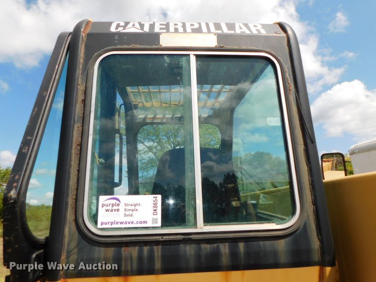 image for item DK8654 1996 Caterpillar TH63  telehandler