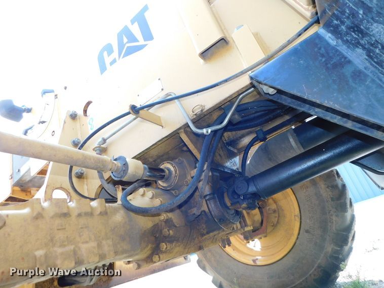 image for item DK8654 1996 Caterpillar TH63  telehandler