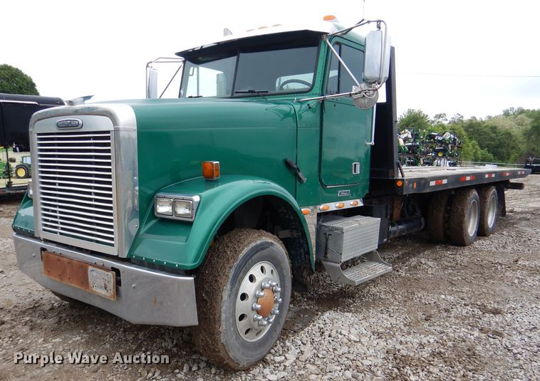 image for item DL8144 2007 Freightliner Classic  rollback truck