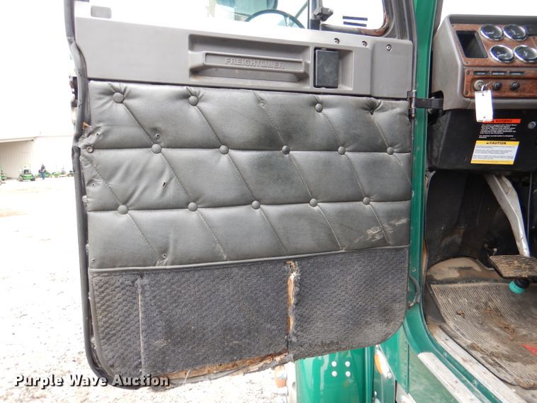 image for item DL8144 2007 Freightliner Classic  rollback truck