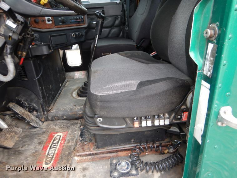 image for item DL8144 2007 Freightliner Classic  rollback truck