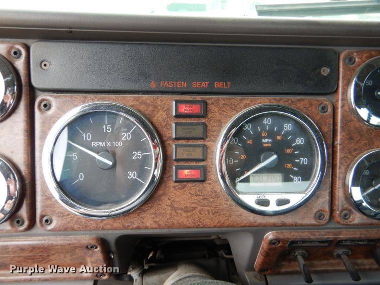 image for item DL8144 2007 Freightliner Classic  rollback truck