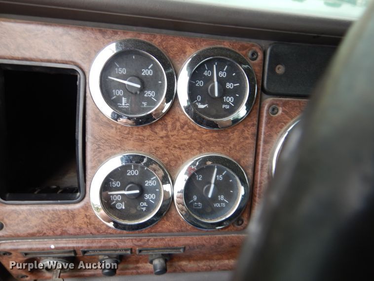 image for item DL8144 2007 Freightliner Classic  rollback truck