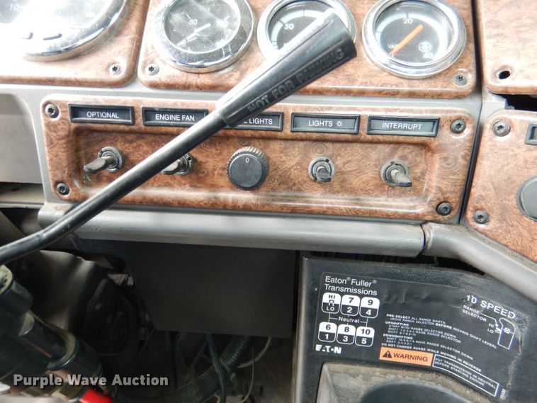 image for item DL8144 2007 Freightliner Classic  rollback truck