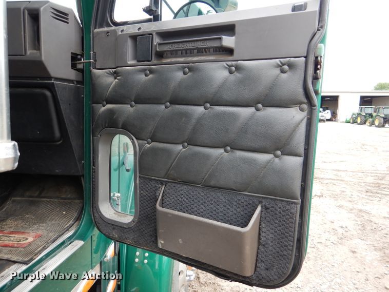 image for item DL8144 2007 Freightliner Classic  rollback truck