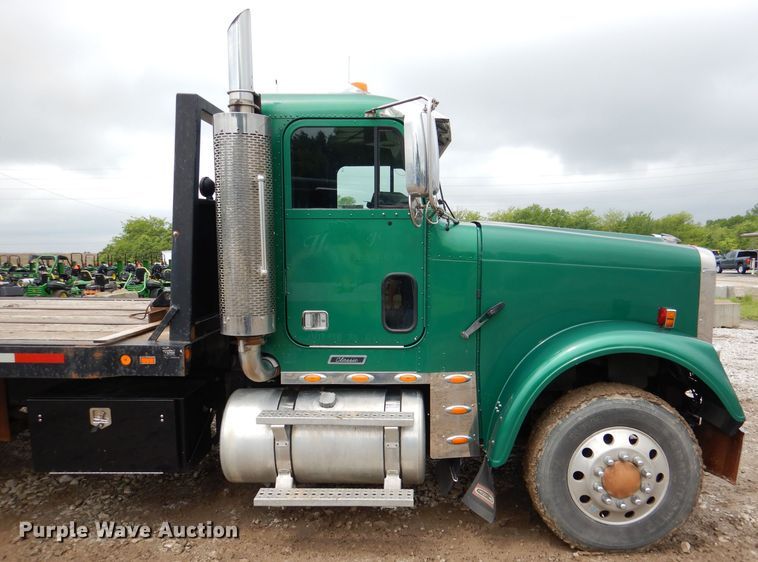 image for item DL8144 2007 Freightliner Classic  rollback truck