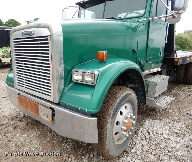 image for item DL8144 2007 Freightliner Classic  rollback truck