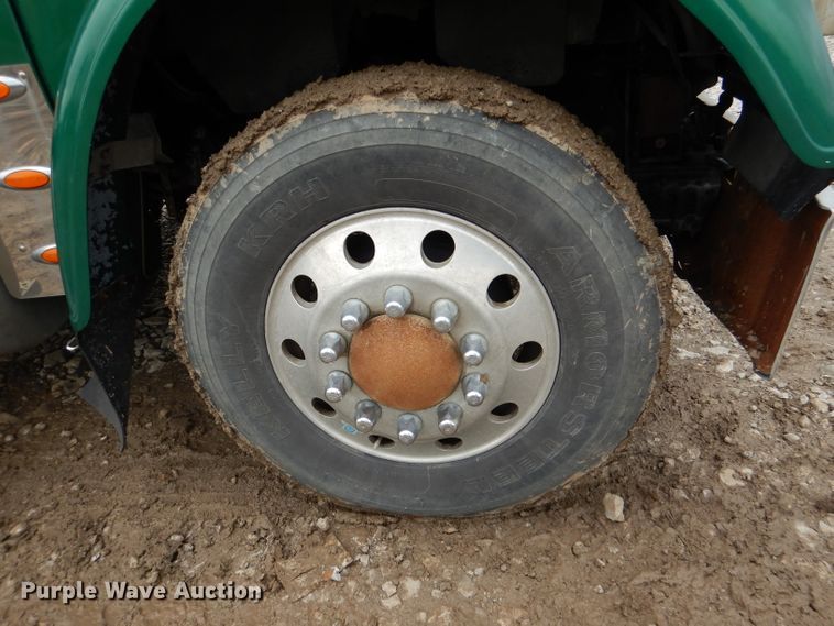 image for item DL8144 2007 Freightliner Classic  rollback truck