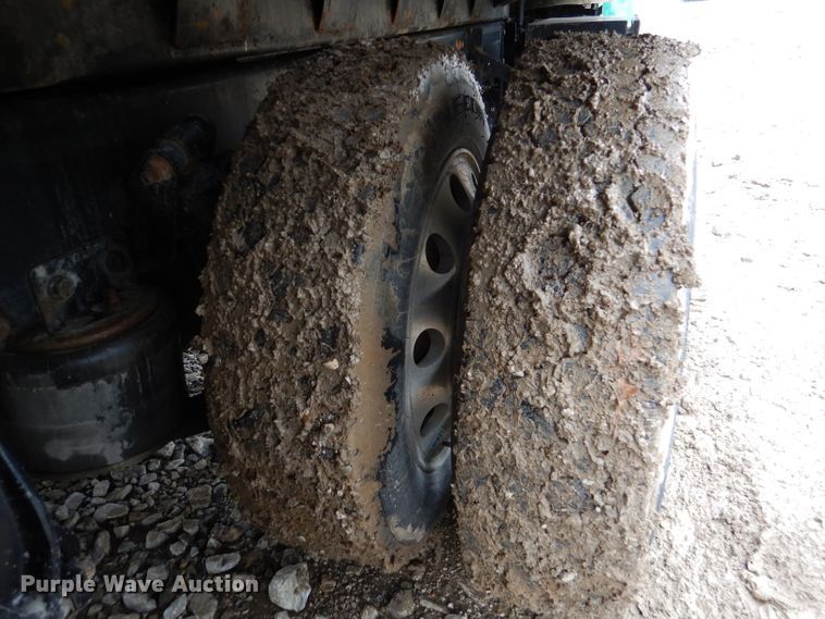 image for item DL8144 2007 Freightliner Classic  rollback truck