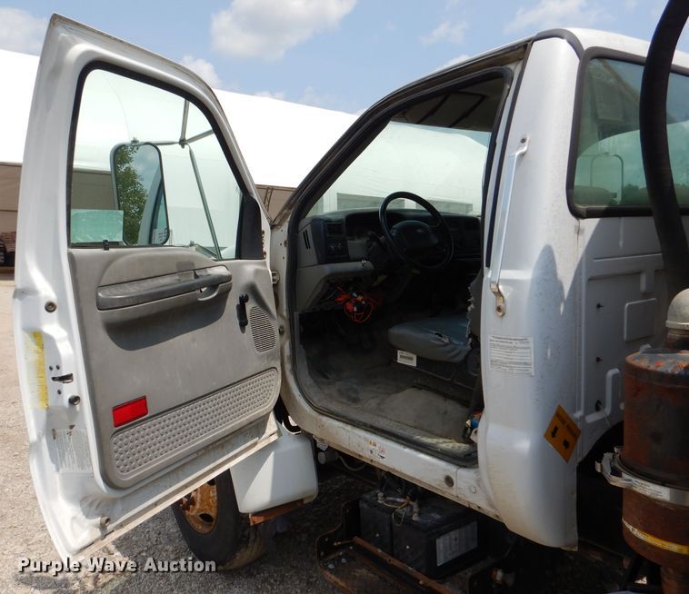 image for item DM0604 2004 Ford F650  vacuum truck