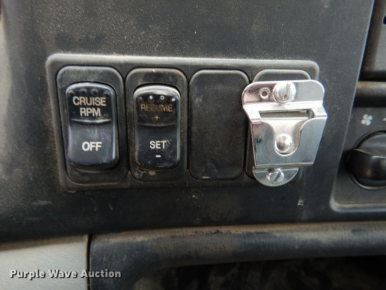 image for item DM0604 2004 Ford F650  vacuum truck