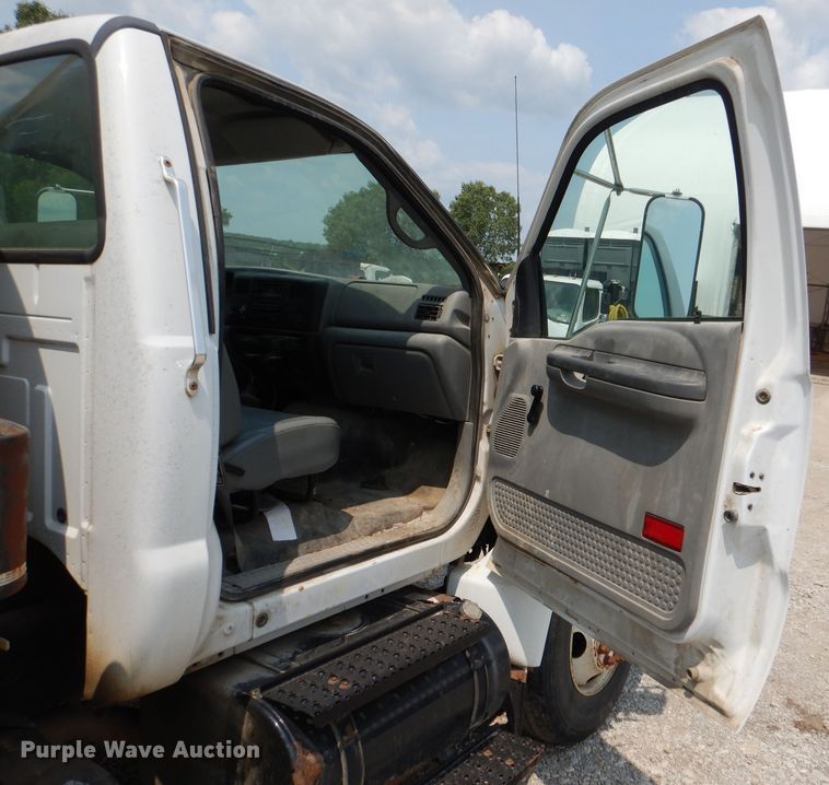 image for item DM0604 2004 Ford F650  vacuum truck