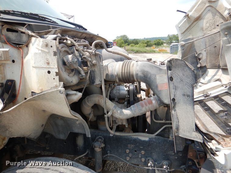 image for item DM0604 2004 Ford F650  vacuum truck