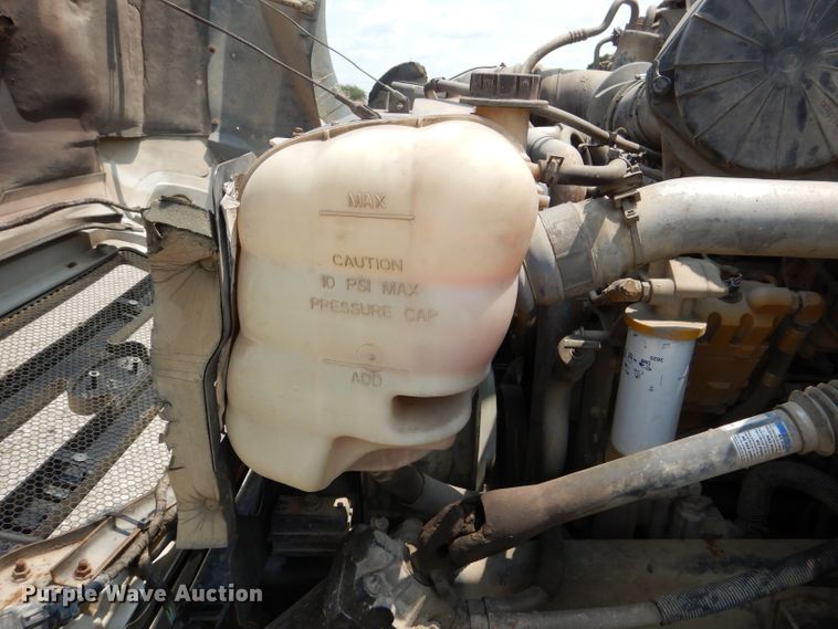 image for item DM0604 2004 Ford F650  vacuum truck