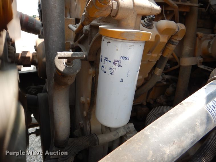 image for item DM0604 2004 Ford F650  vacuum truck