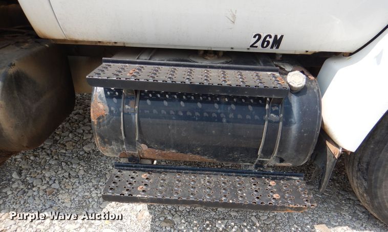 image for item DM0604 2004 Ford F650  vacuum truck