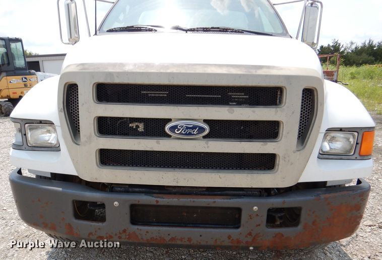 image for item DM0604 2004 Ford F650  vacuum truck