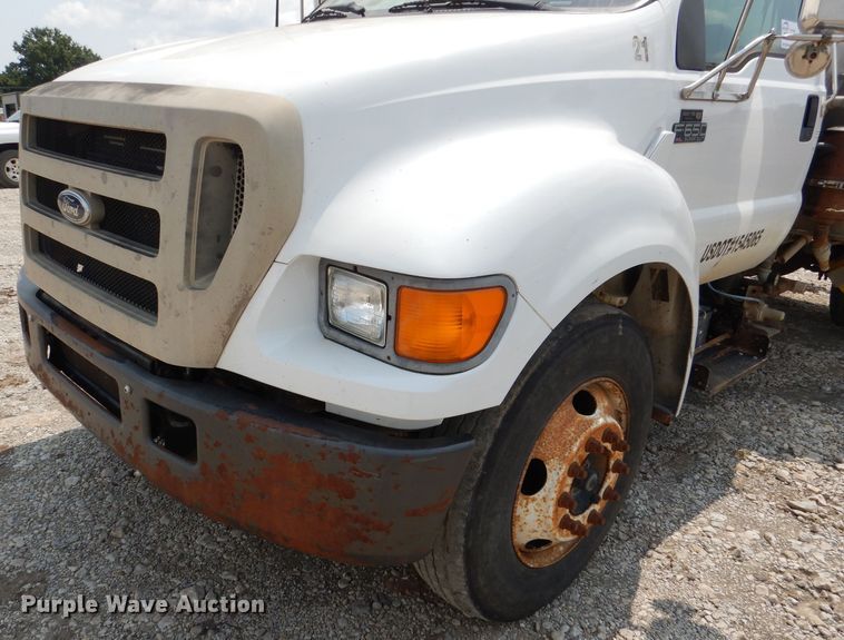 image for item DM0604 2004 Ford F650  vacuum truck