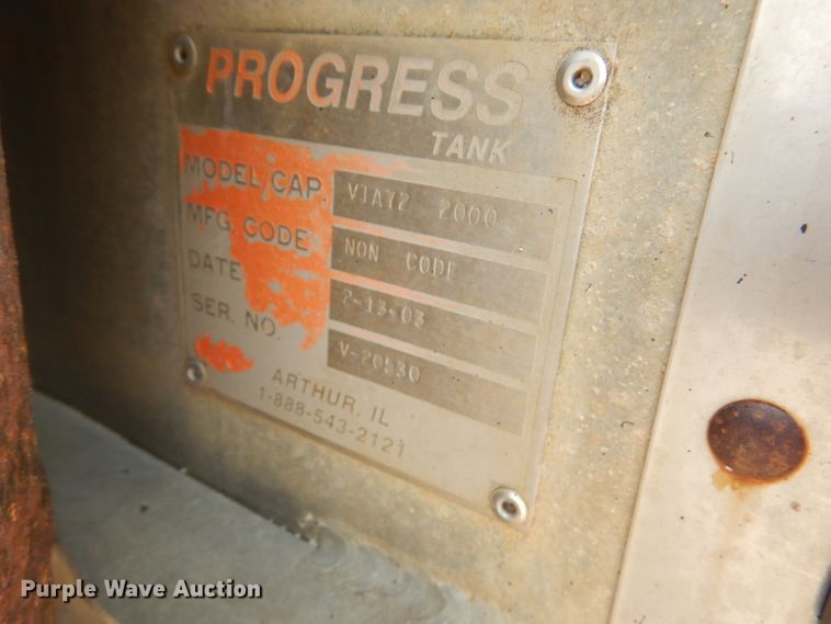 image for item DM0604 2004 Ford F650  vacuum truck