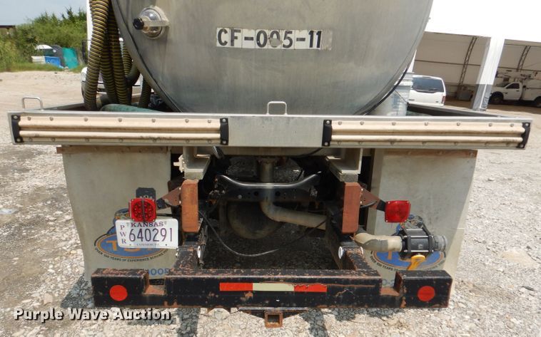 image for item DM0604 2004 Ford F650  vacuum truck