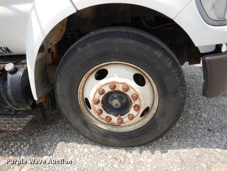 image for item DM0604 2004 Ford F650  vacuum truck