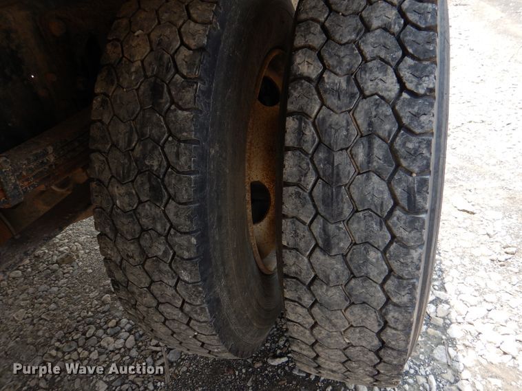 image for item DM0604 2004 Ford F650  vacuum truck