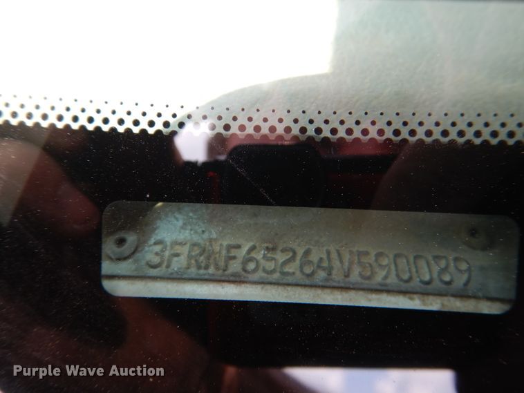 image for item DM0604 2004 Ford F650  vacuum truck