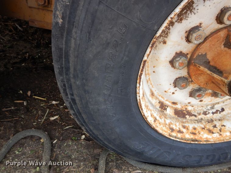 image for item DM0622 2002 Bandit 3680  horizontal grinder