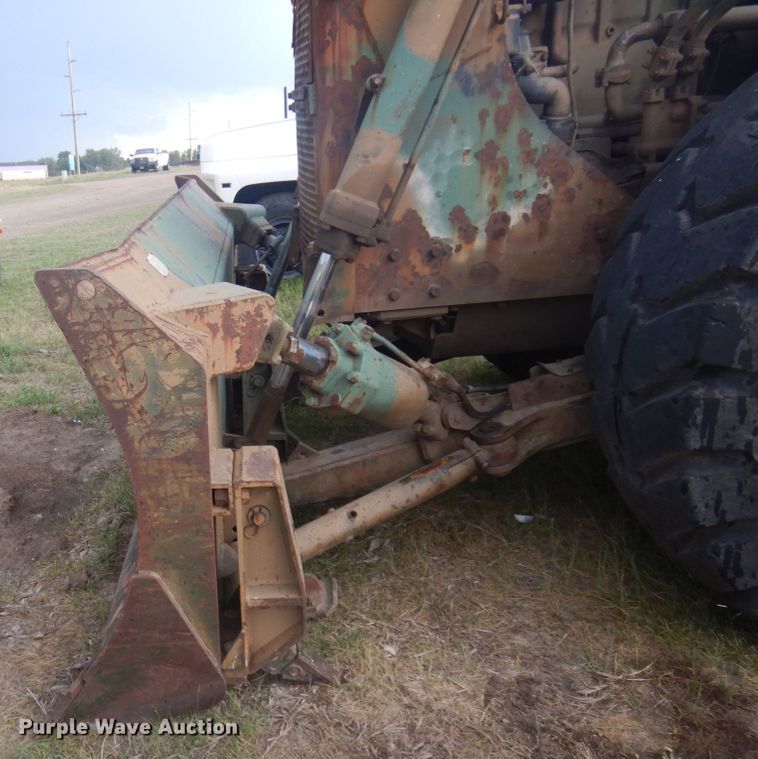 image for item DM5279 1971 Caterpillar 830MB  conventional scraper