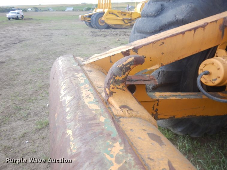 image for item DM5279 1971 Caterpillar 830MB  conventional scraper