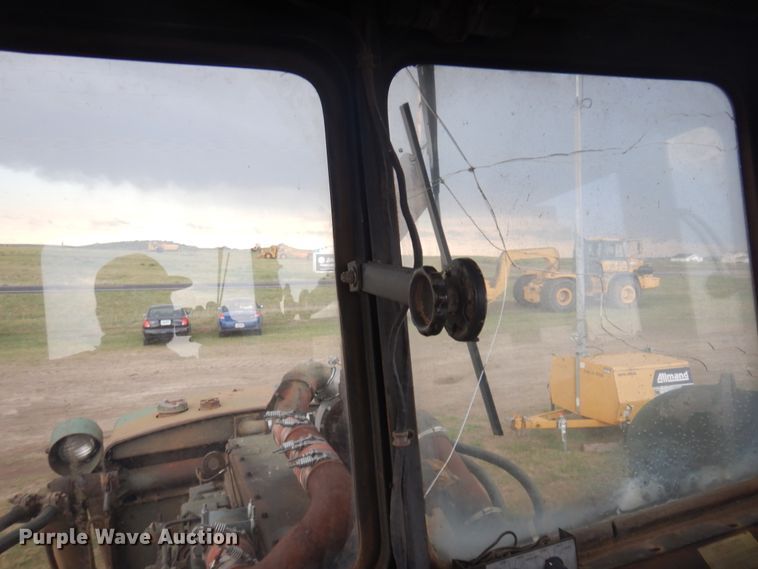 image for item DM5279 1971 Caterpillar 830MB  conventional scraper