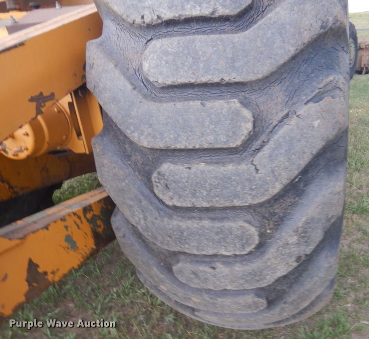 image for item DM5279 1971 Caterpillar 830MB  conventional scraper