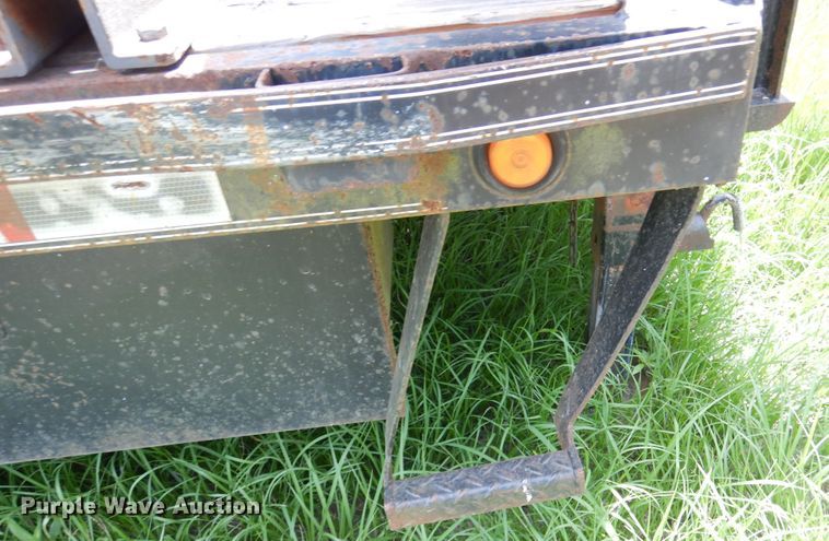 image for item DM6424 2007 Hefty  equipment trailer