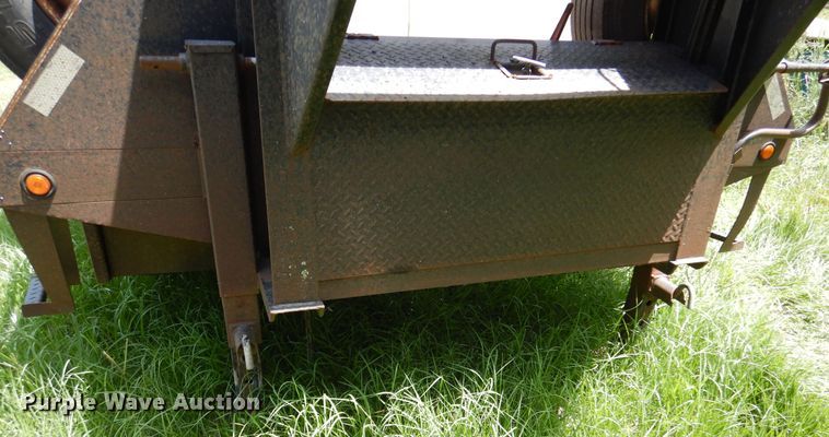 image for item DM6424 2007 Hefty  equipment trailer