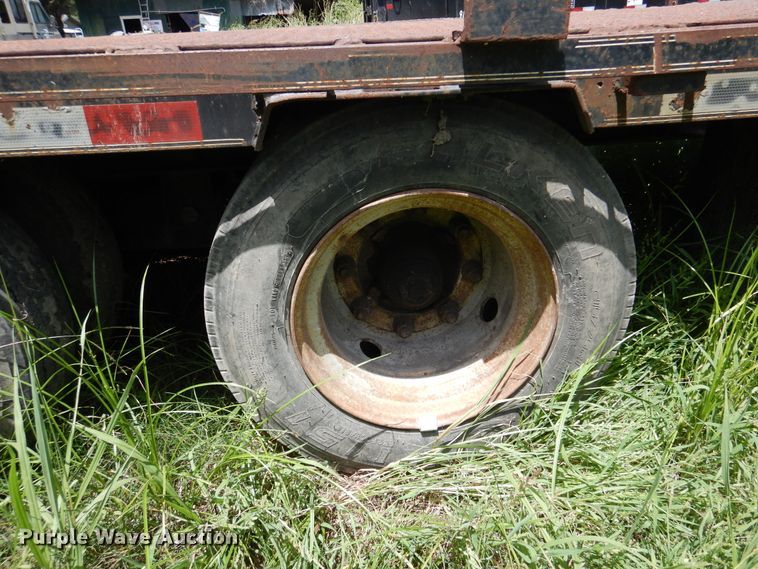 image for item DM6424 2007 Hefty  equipment trailer