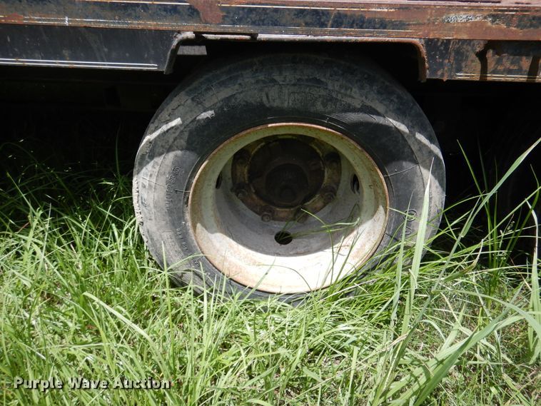 image for item DM6424 2007 Hefty  equipment trailer