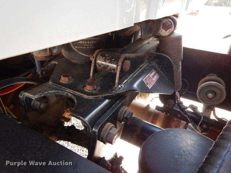 image for item DM6438 2011 International DuraStar 4400  fuel truck