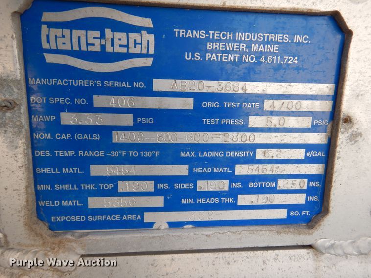 image for item DM6438 2011 International DuraStar 4400  fuel truck