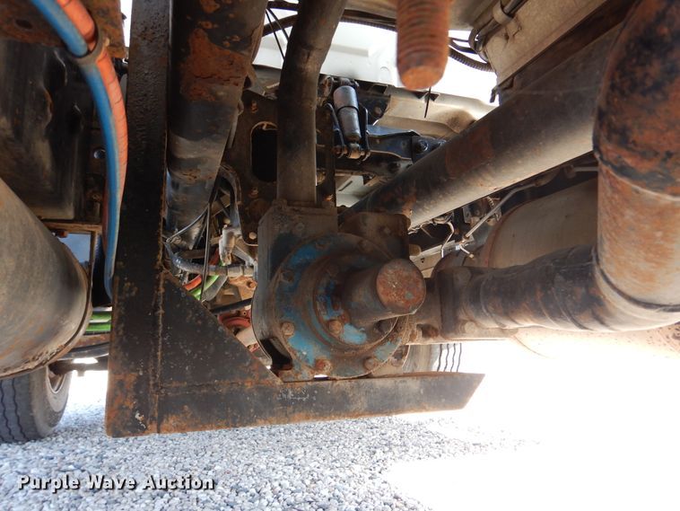 image for item DM6438 2011 International DuraStar 4400  fuel truck