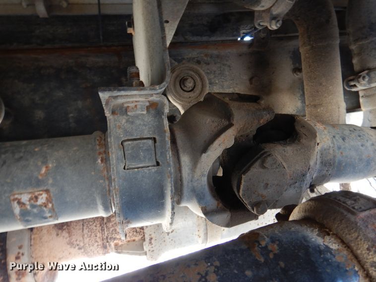 image for item DM6438 2011 International DuraStar 4400  fuel truck