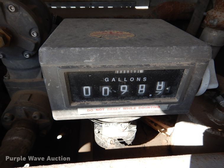 image for item DM6438 2011 International DuraStar 4400  fuel truck