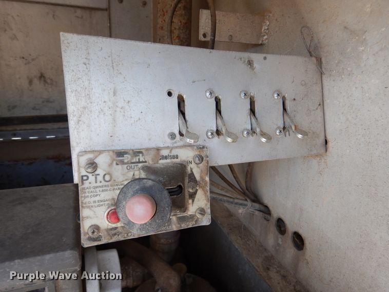 image for item DM6438 2011 International DuraStar 4400  fuel truck